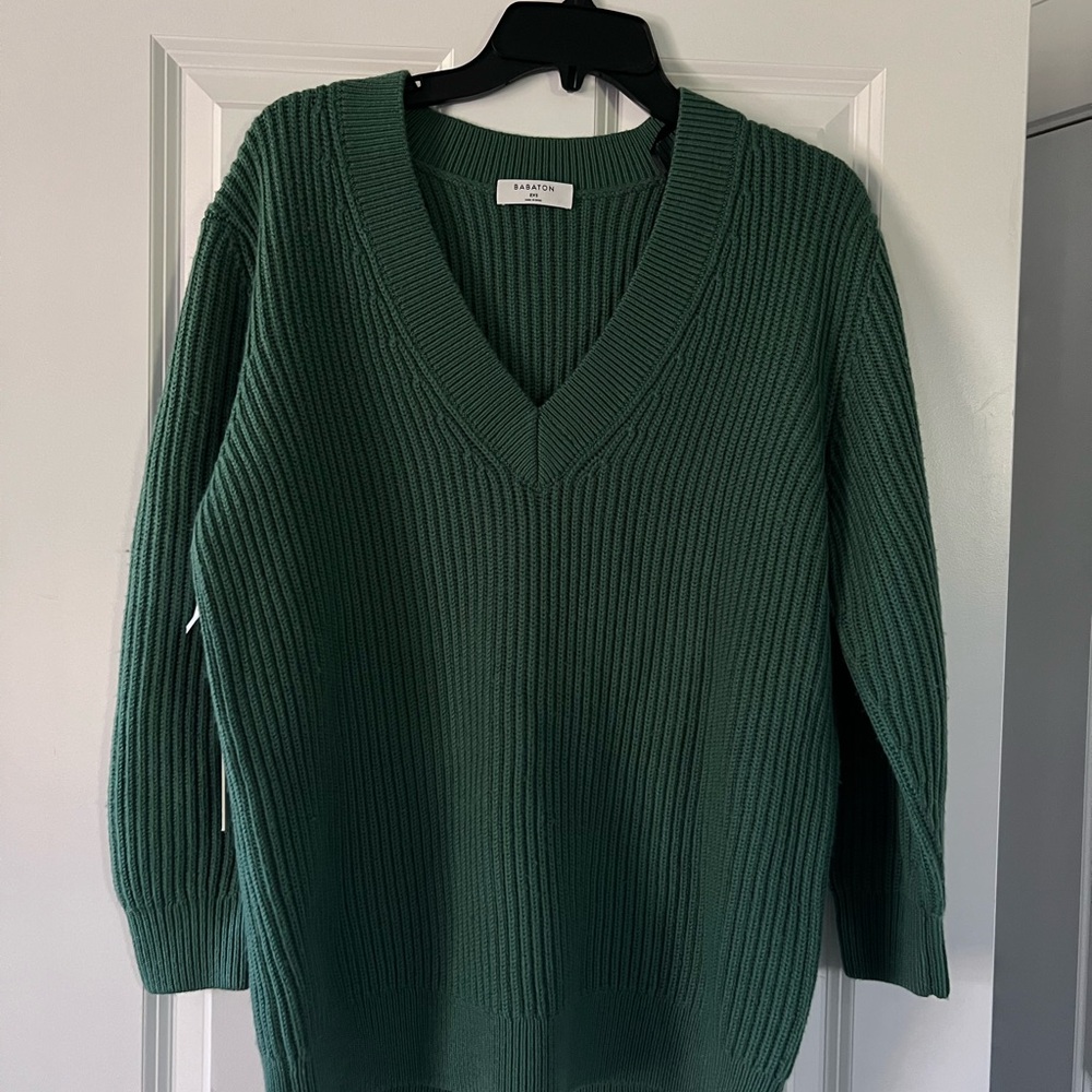New with Tags Aritzia Babaton Green V-Neck Sweater